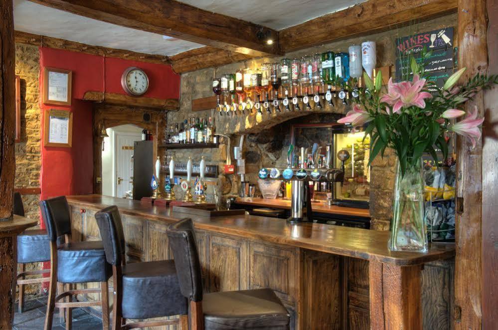 The Deddington Arms Hotel Bagian luar foto